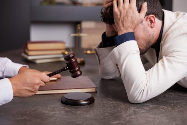Lee más sobre el artículo Me denunciaron penalmente: qué hacer durante las primeras 48 horas